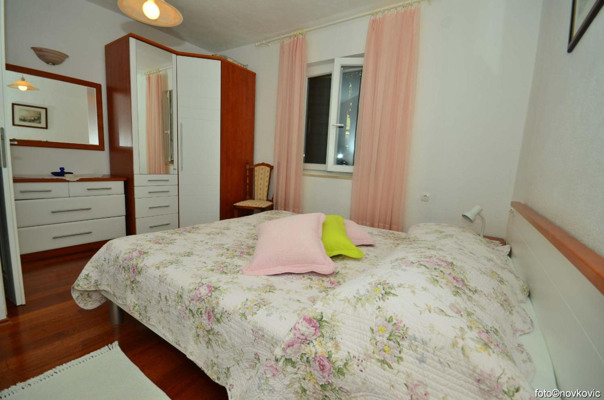 Apartments Fani Kanun Bol Bagian luar foto