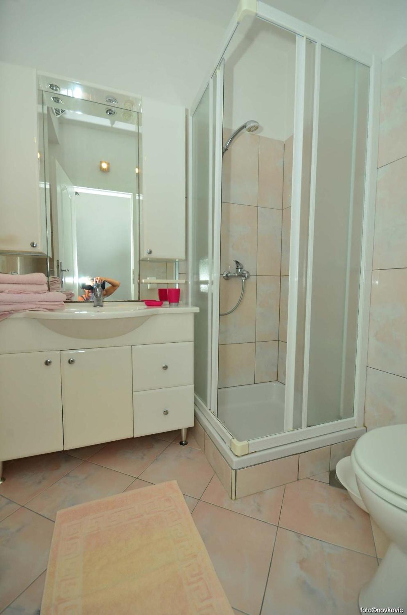 Apartments Fani Kanun Bol Bagian luar foto